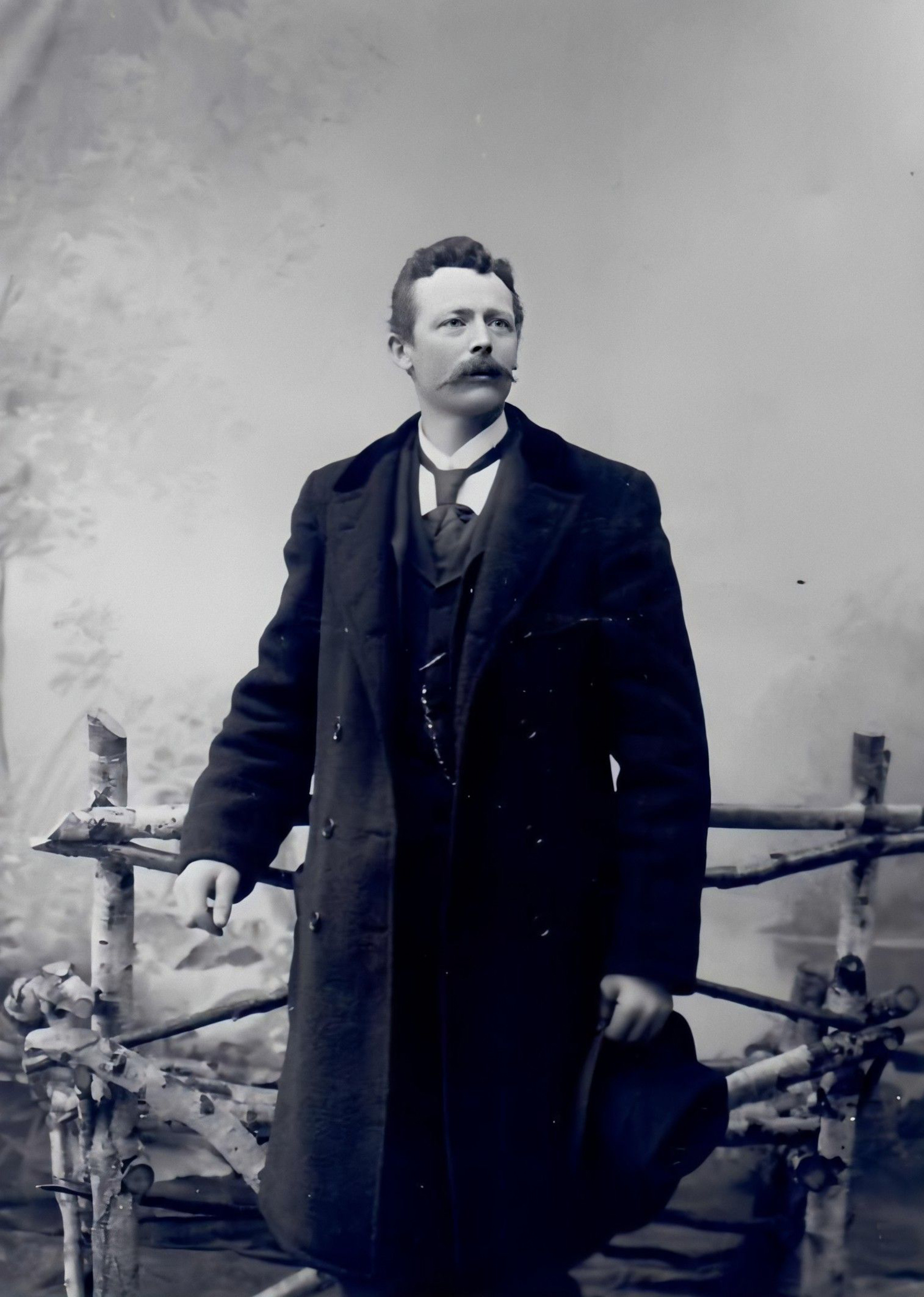 Hökback Anders Persson (1863-1946) född i Djura, gift med Anna fd Danielsson (1876-1953), systerdotter till farfars morfar Sjöns Jonas Jonsson